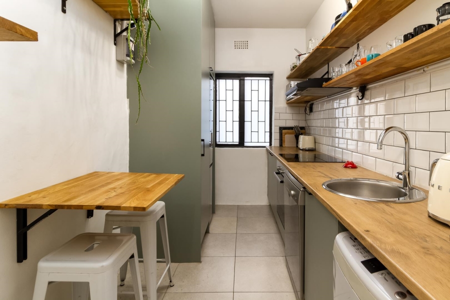 1 Bedroom Property for Sale in Sea Point Western Cape